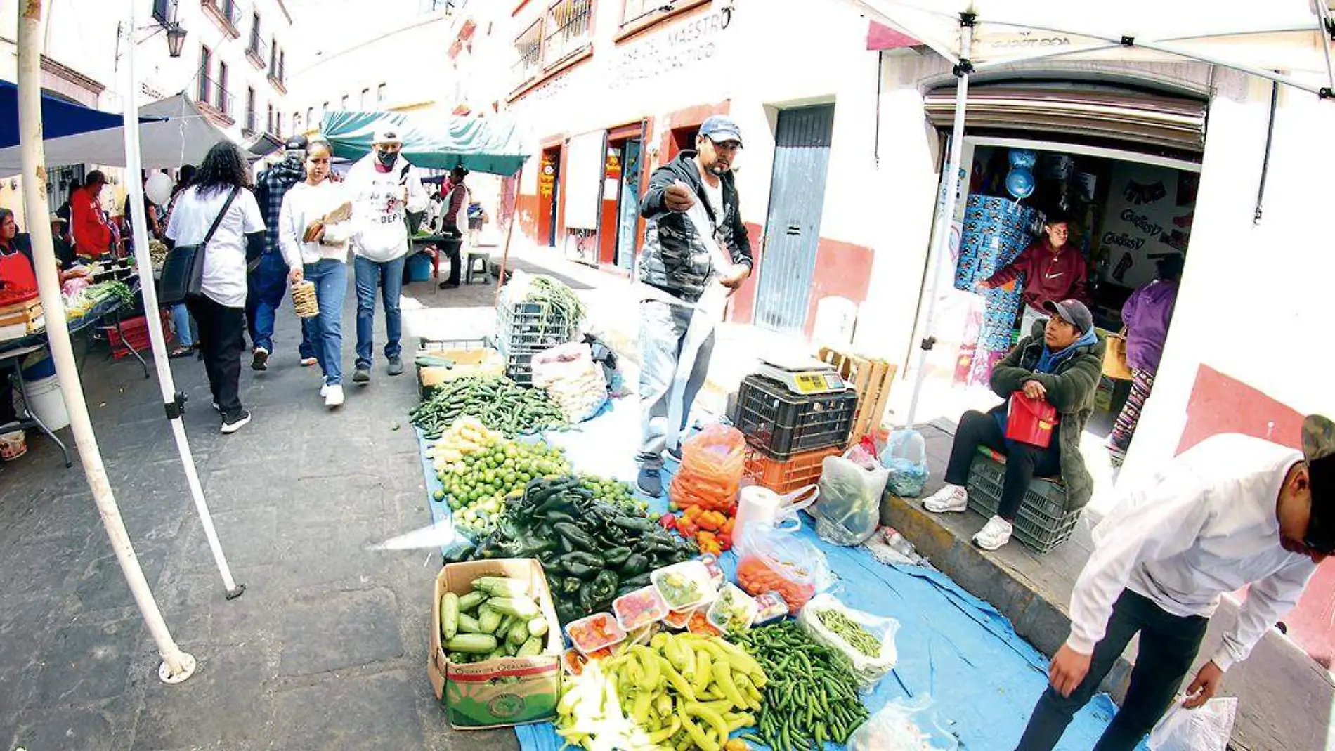 Tianguis en el centro de la ciudad de Zacatecas